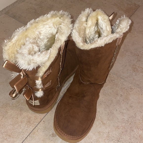 UGG Bailey Bow II NWOB Chestnut Brown Tan - Picture 9 of 10